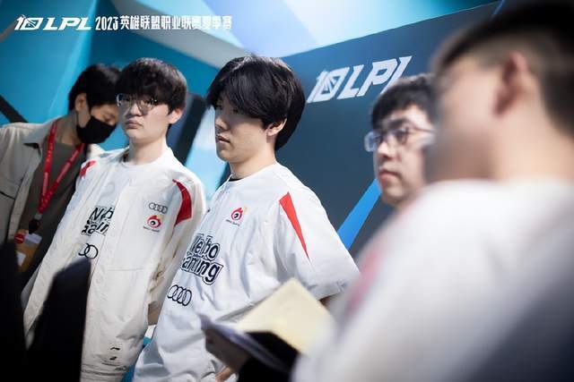 将依赖于新 将依赖于新